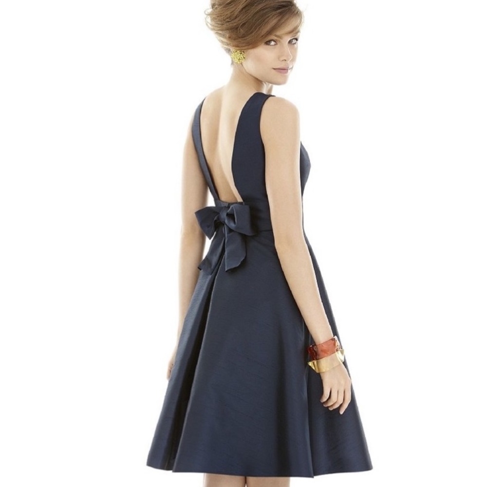 Alfred Sung D681  SZ 12 Prom/Formal/ Bridesmaids